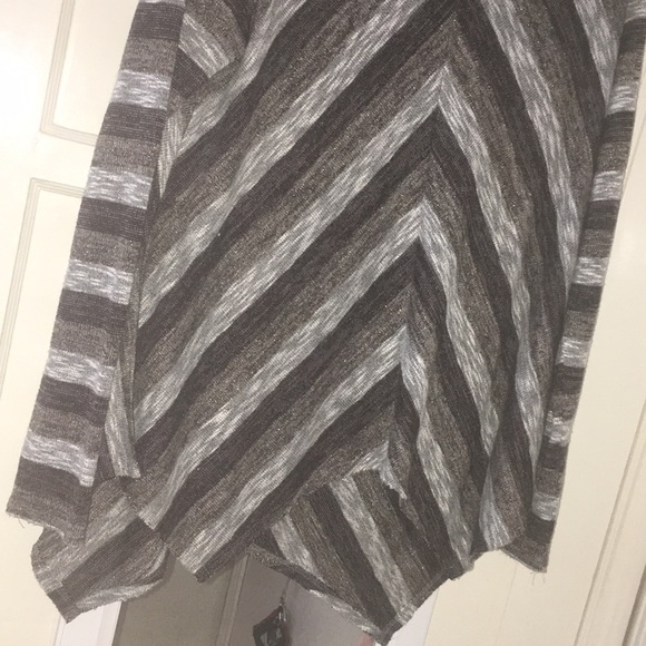 Long sleeve Flowy shirt ready to go - Picture 4 of 4